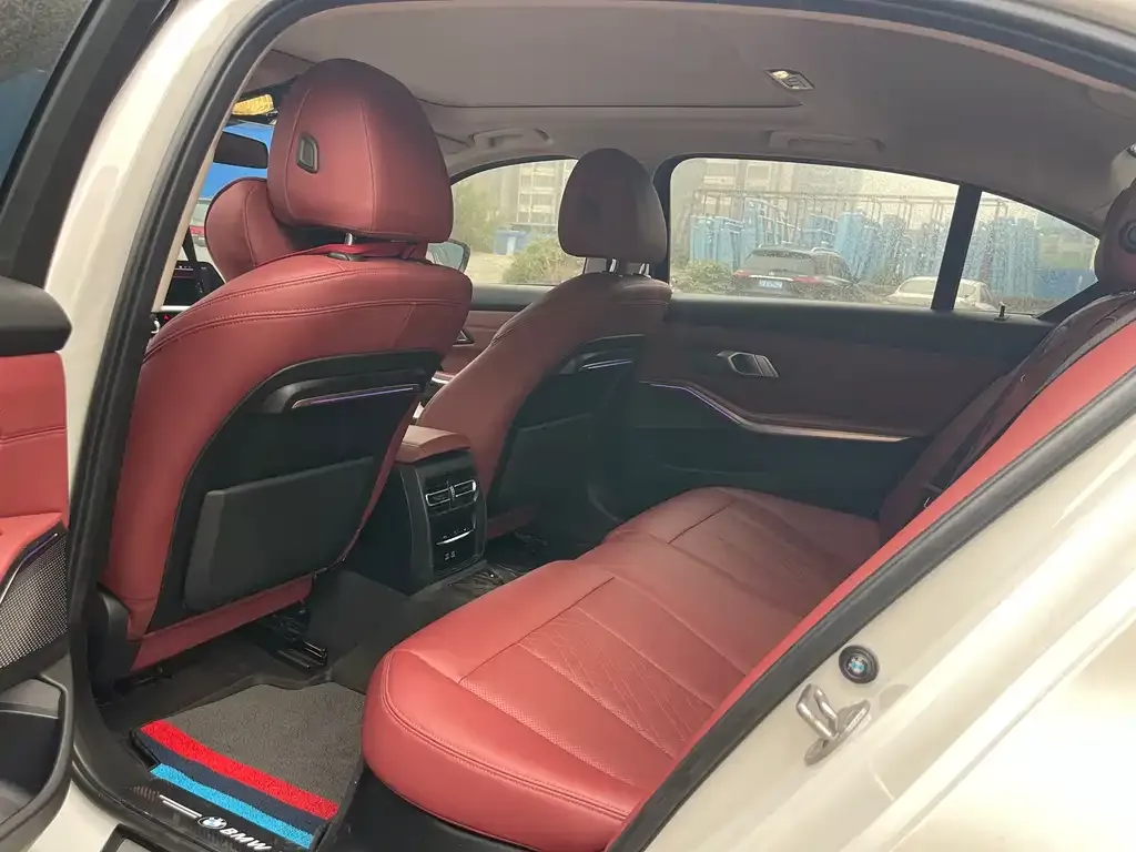BMW 3 Series 2021 из CN, фото 2