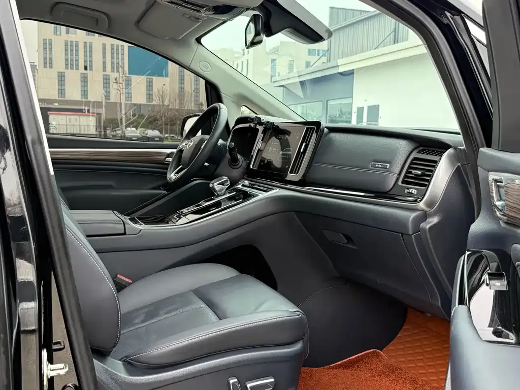 GAC Motor Trumpchi M8 — фото 7