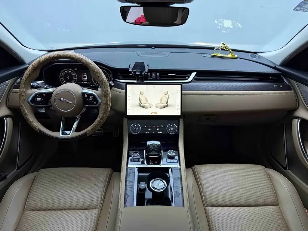 Jaguar XFL — фото 10