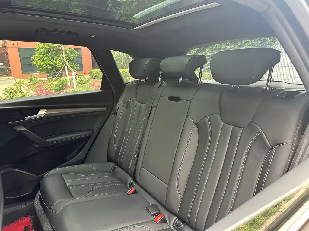 Audi Q5L 2022 из CN, фото 2