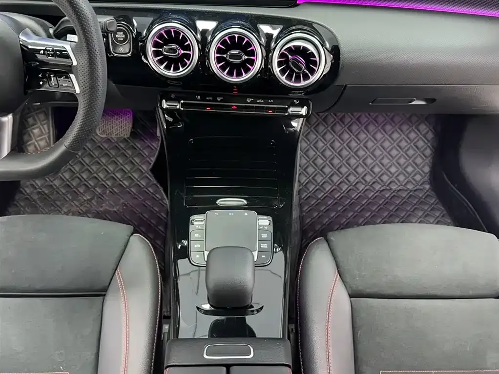 Mercedes-Benz A-Class 2024 из CN, фото 9
