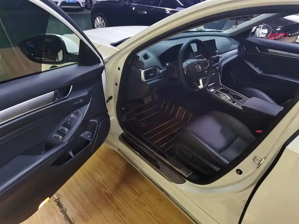 Honda Accord — фото 4