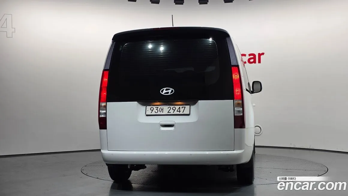 Hyundai Staria HEV 1.6 Cargo 5-Seater 1