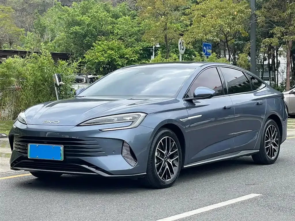 BYD Seal — фото 1