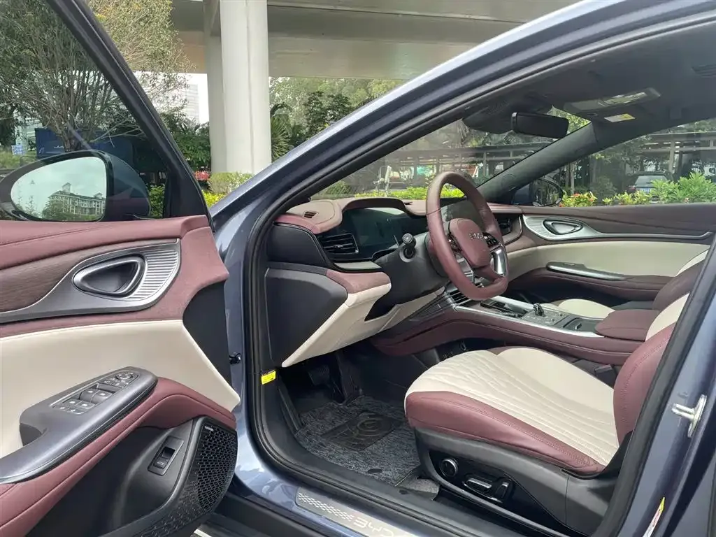 BYD Seal — фото 2