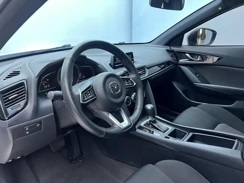 Mazda CX-4 — фото 10