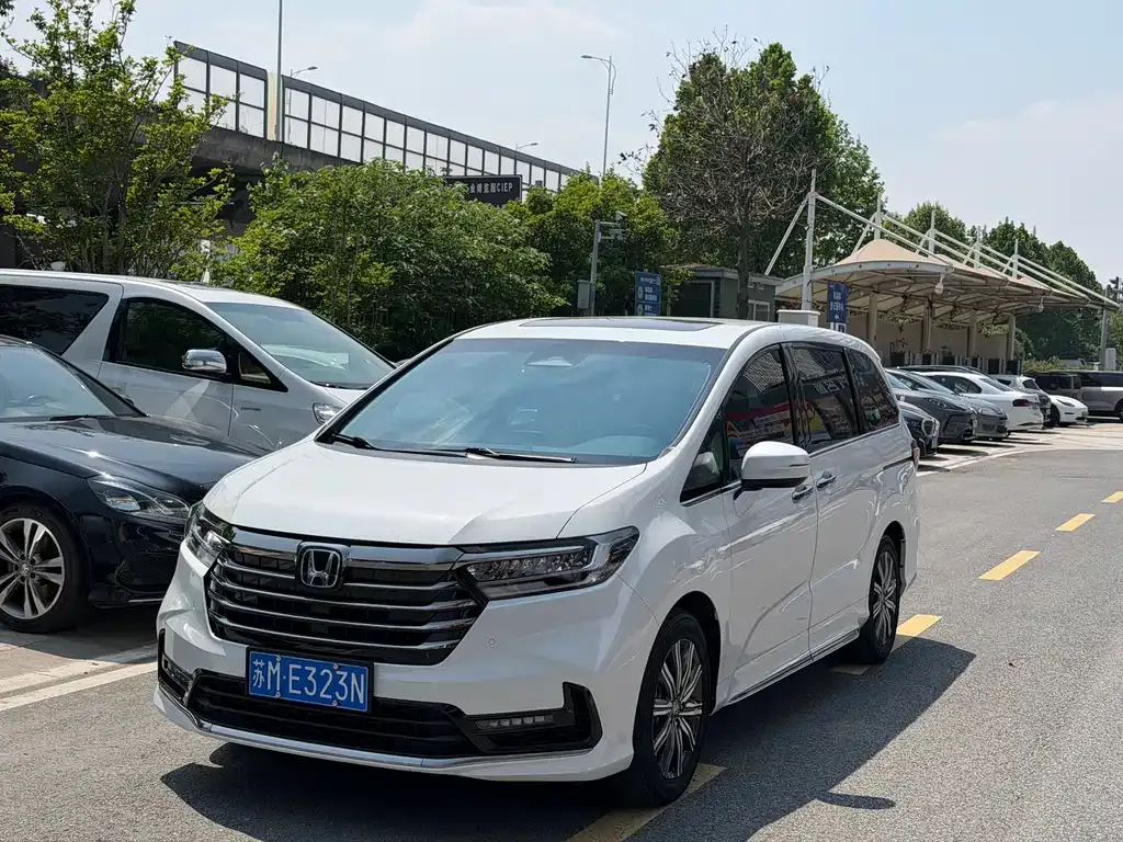 Honda Odyssey — фото 1