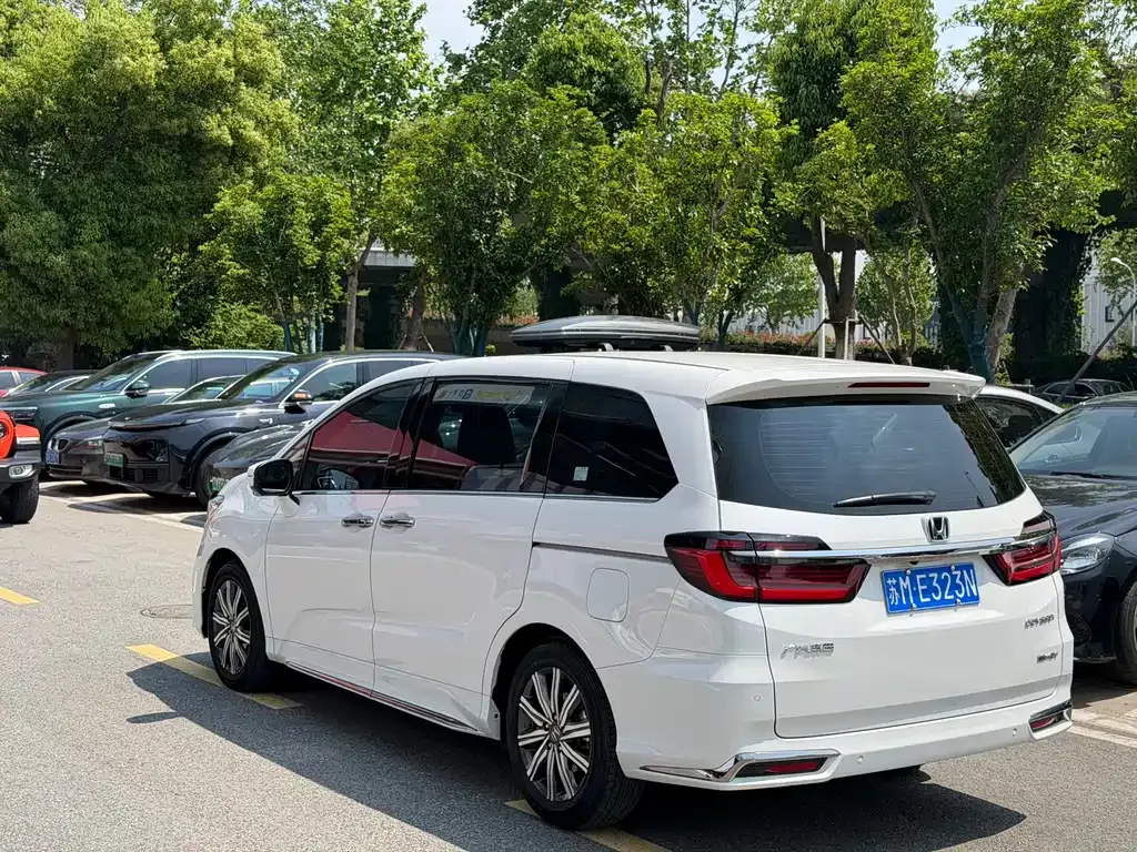 Honda Odyssey — фото 10