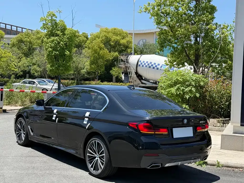 BMW 5 Series — фото 10