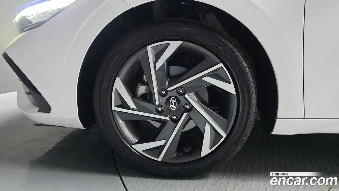 Hyundai AVANTE — фото 3