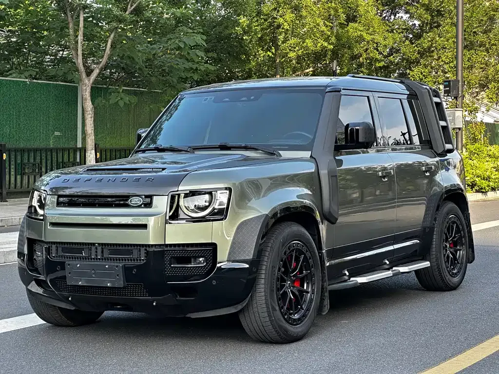 Land Rover Defender — фото 1