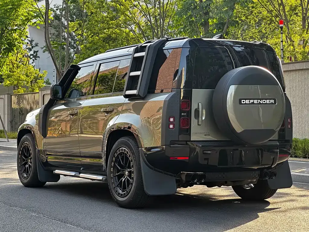 Land Rover Defender — фото 10