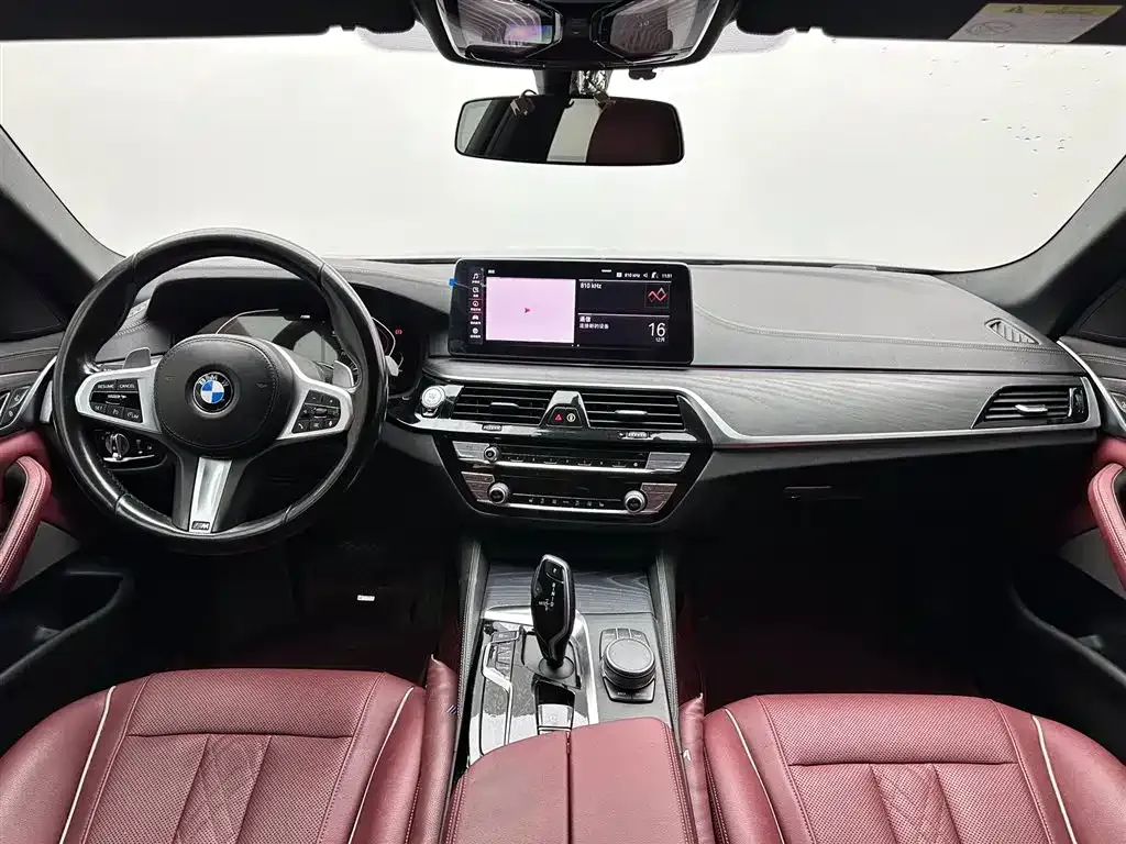 BMW 5 Series — фото 9