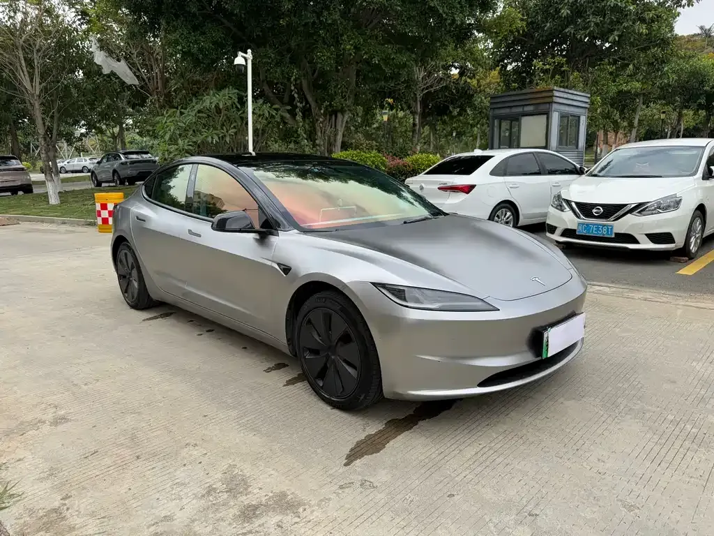 Tesla Model 3 — фото 5