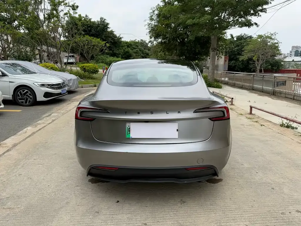 Tesla Model 3 — фото 6