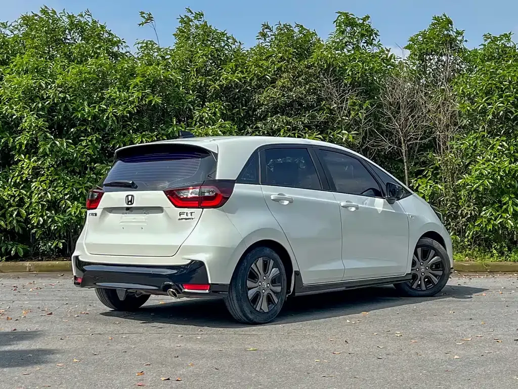 Honda Fit — фото 5