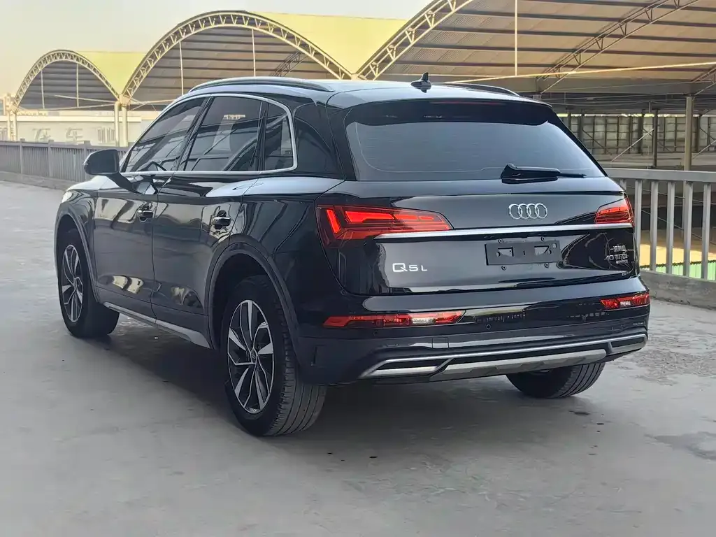 Audi Q5L — фото 4