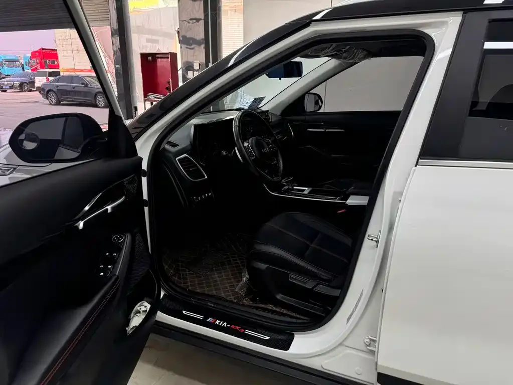 Kia KX3 2022 из CN, фото 2