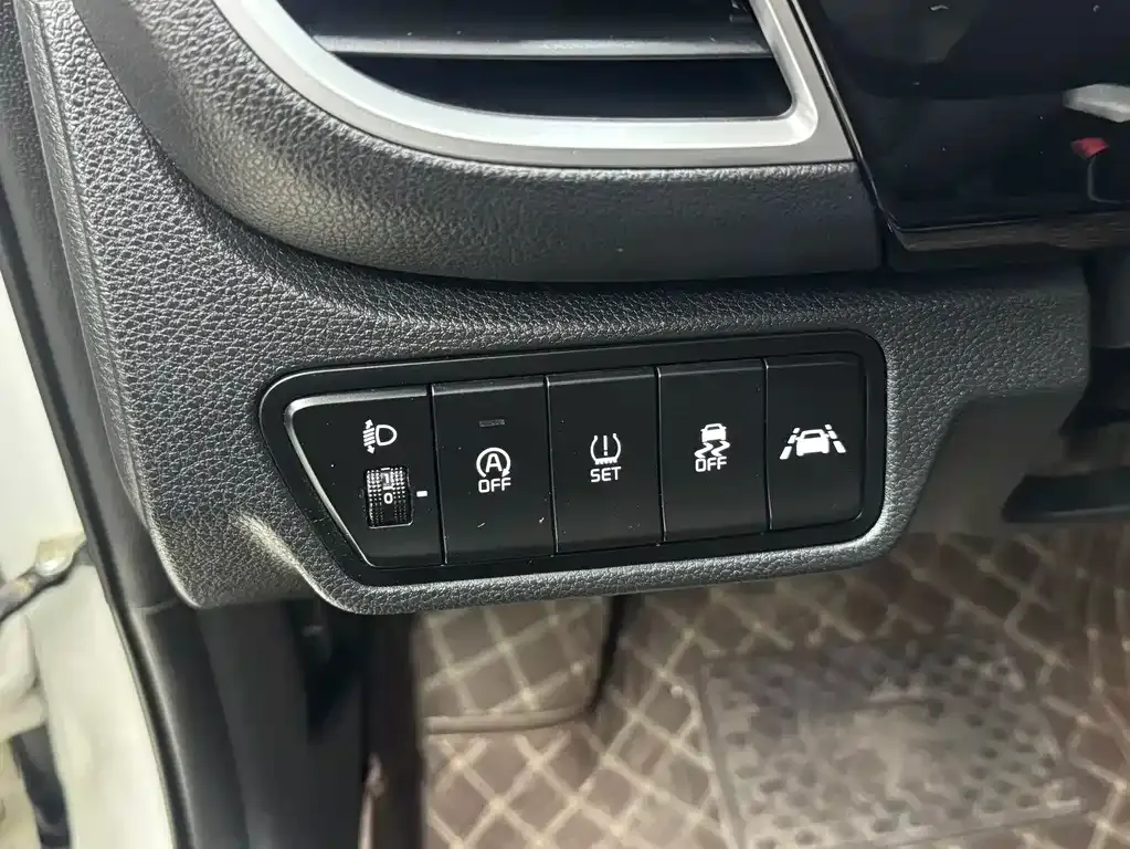 Kia KX3 2022 из CN, фото 5