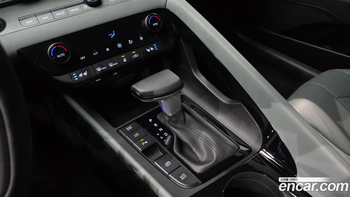 Hyundai AVANTE — фото 3