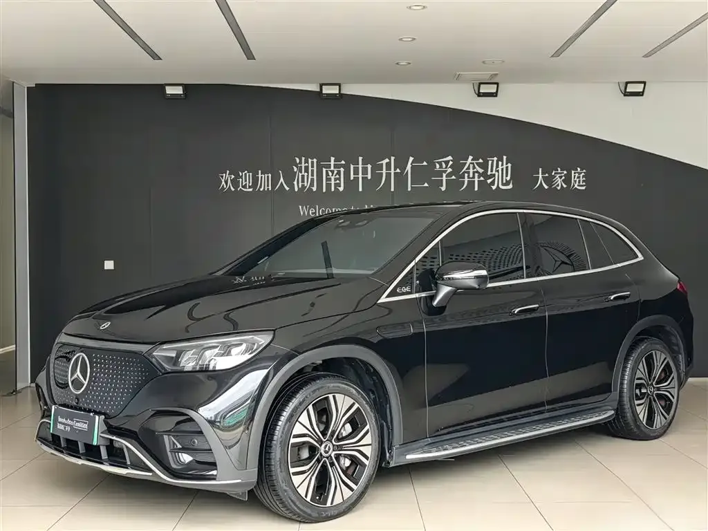 Mercedes-Benz EQE SUV — фото 1