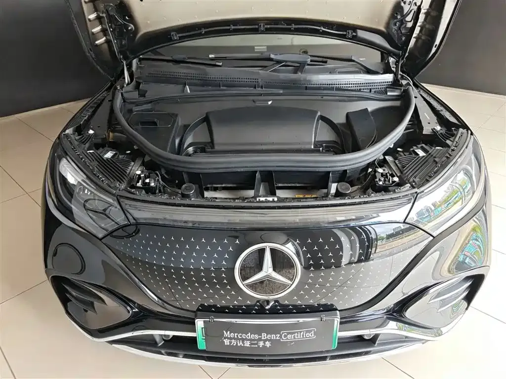Mercedes-Benz EQE SUV — фото 5