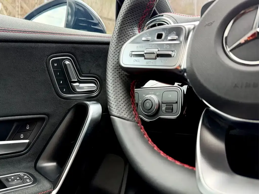 Mercedes-Benz CLA (Import) — фото 4