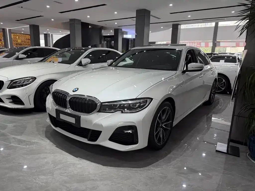 BMW 3 Series 2021 из CN, фото 1