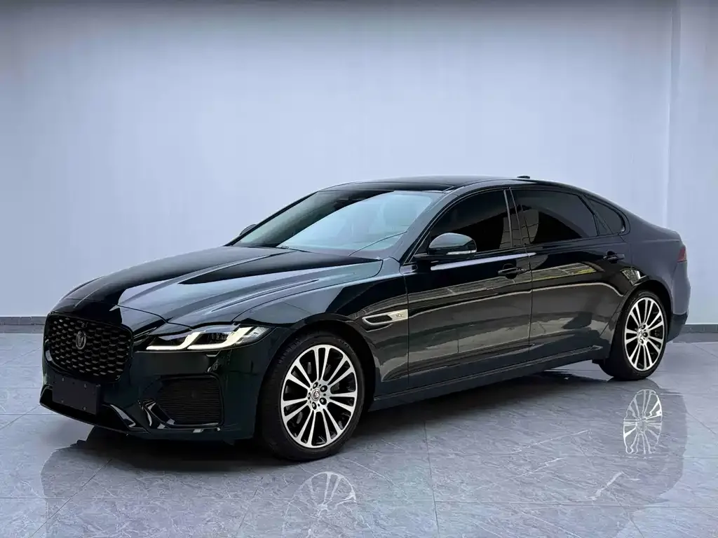 Jaguar XFL — фото 1
