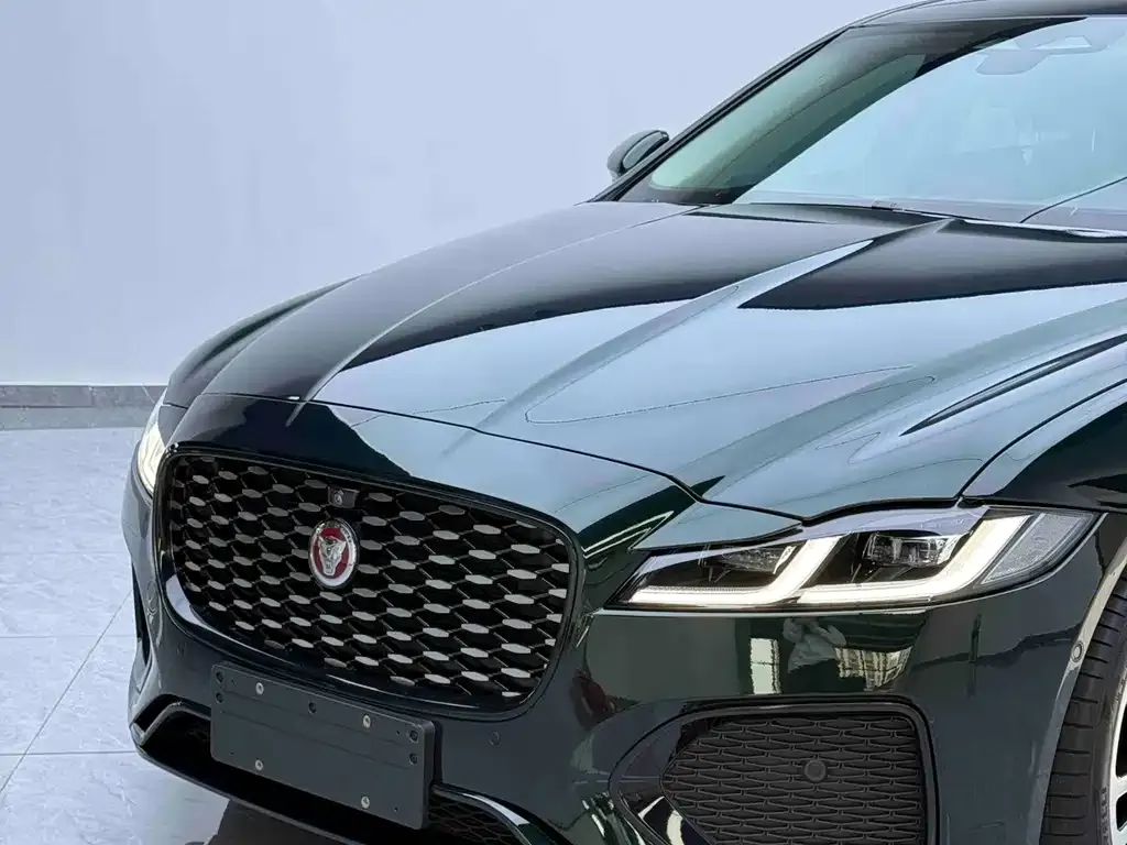 Jaguar XFL — фото 3