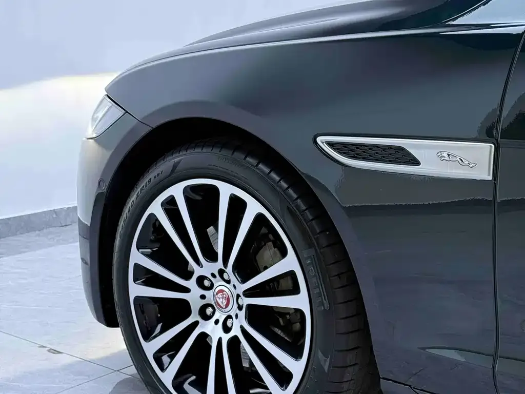 Jaguar XFL — фото 4