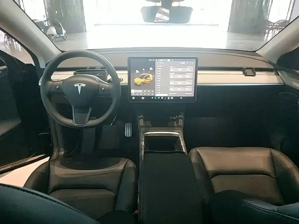 Tesla Model Y — фото 3
