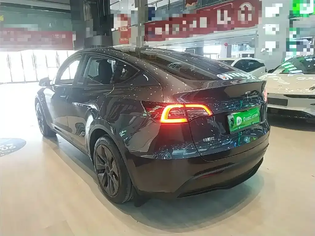 Tesla Model Y — фото 7