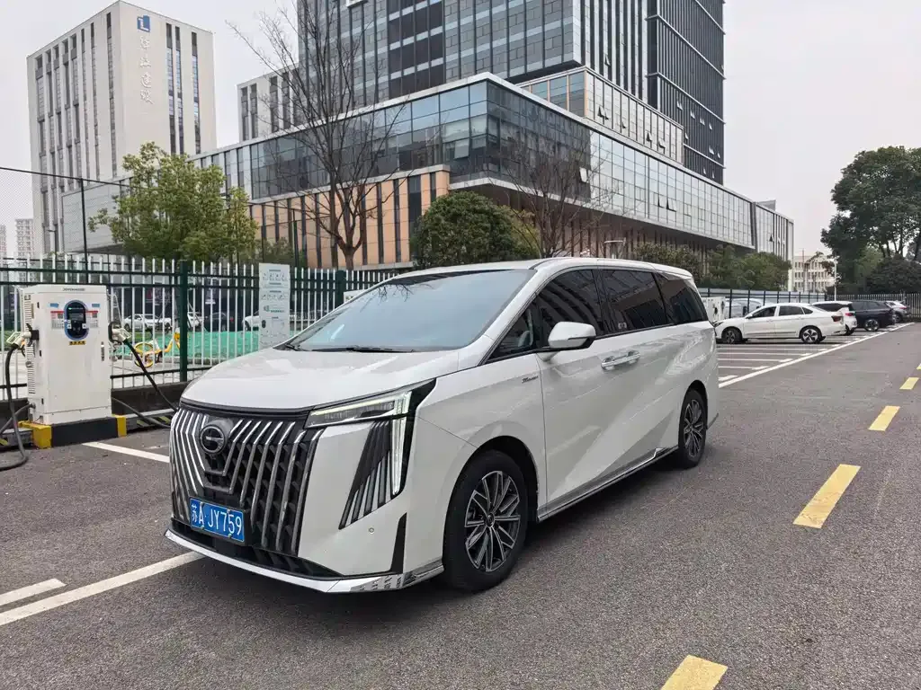 GAC Motor Trumpchi M8 — фото 1