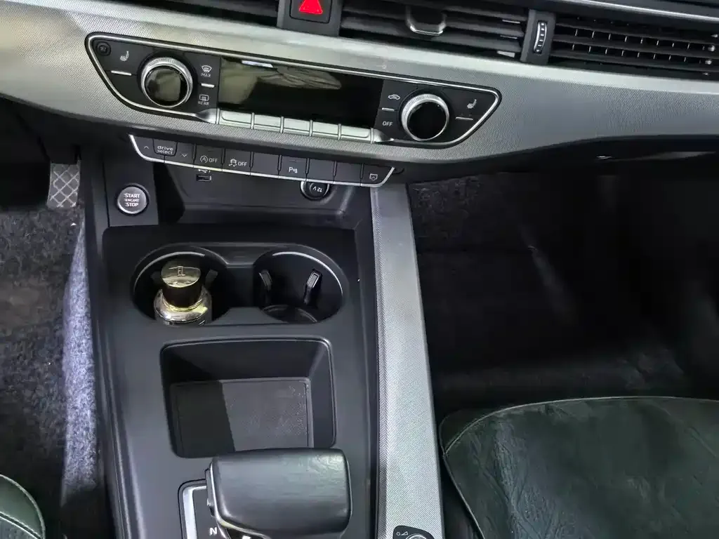 Audi A4 (Import) 2021 из CN, фото 2