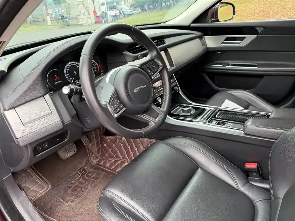 Jaguar XFL 2021 из CN, фото 9