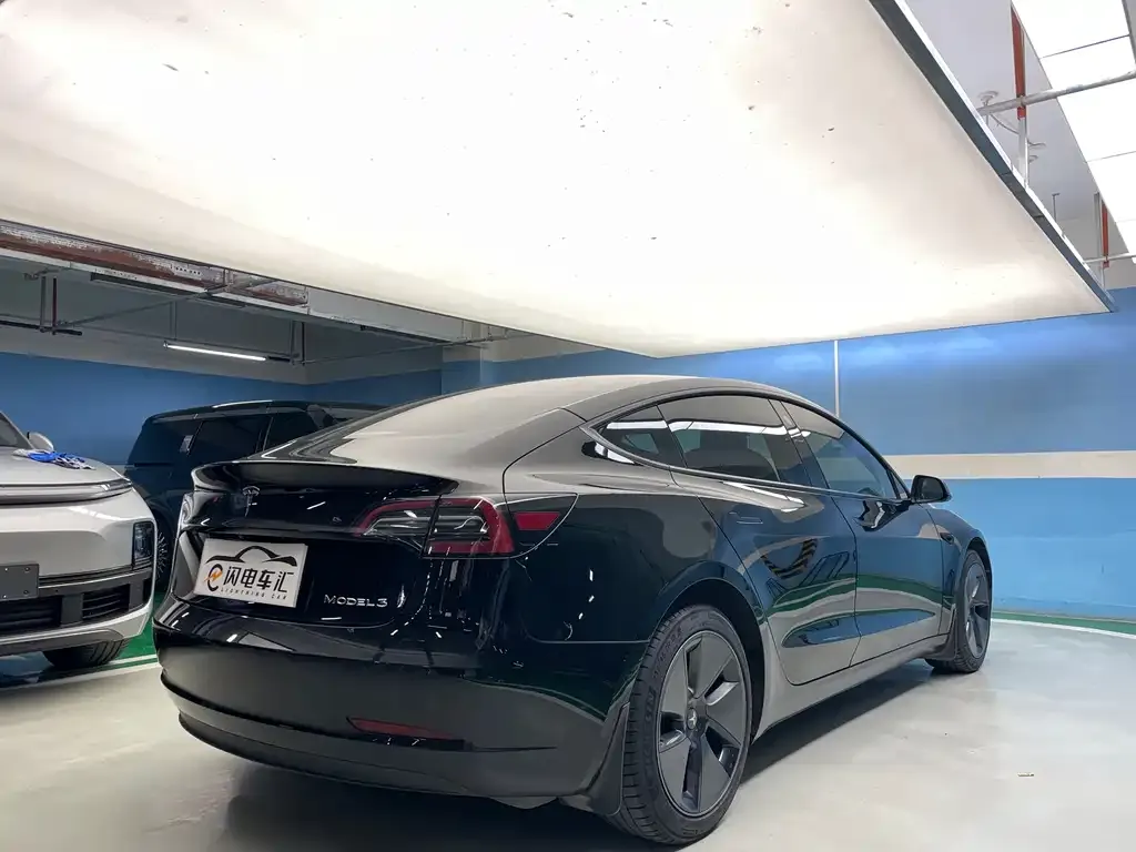 Tesla Model 3 — фото 5