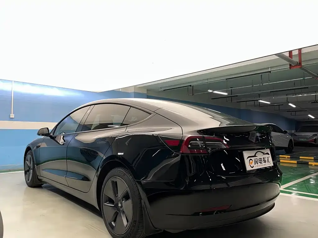 Tesla Model 3 — фото 4