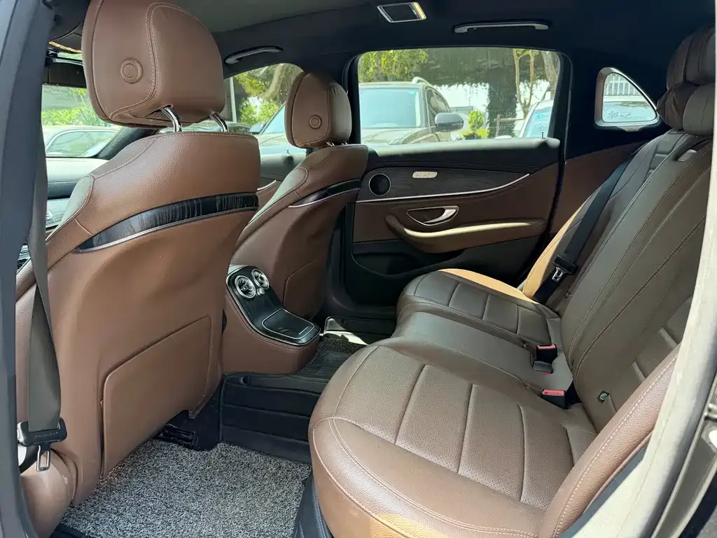Mercedes-Benz E-Class 2023 из CN, фото 2