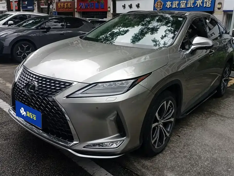 Lexus RX — фото 1