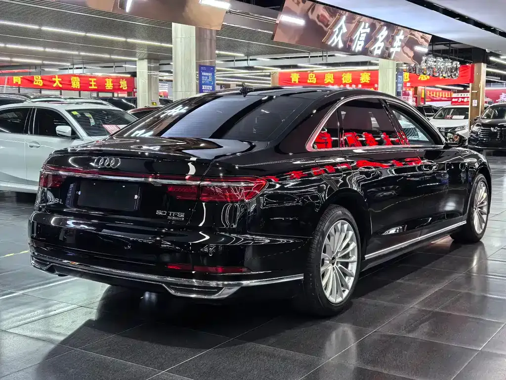 Audi A8 — фото 6