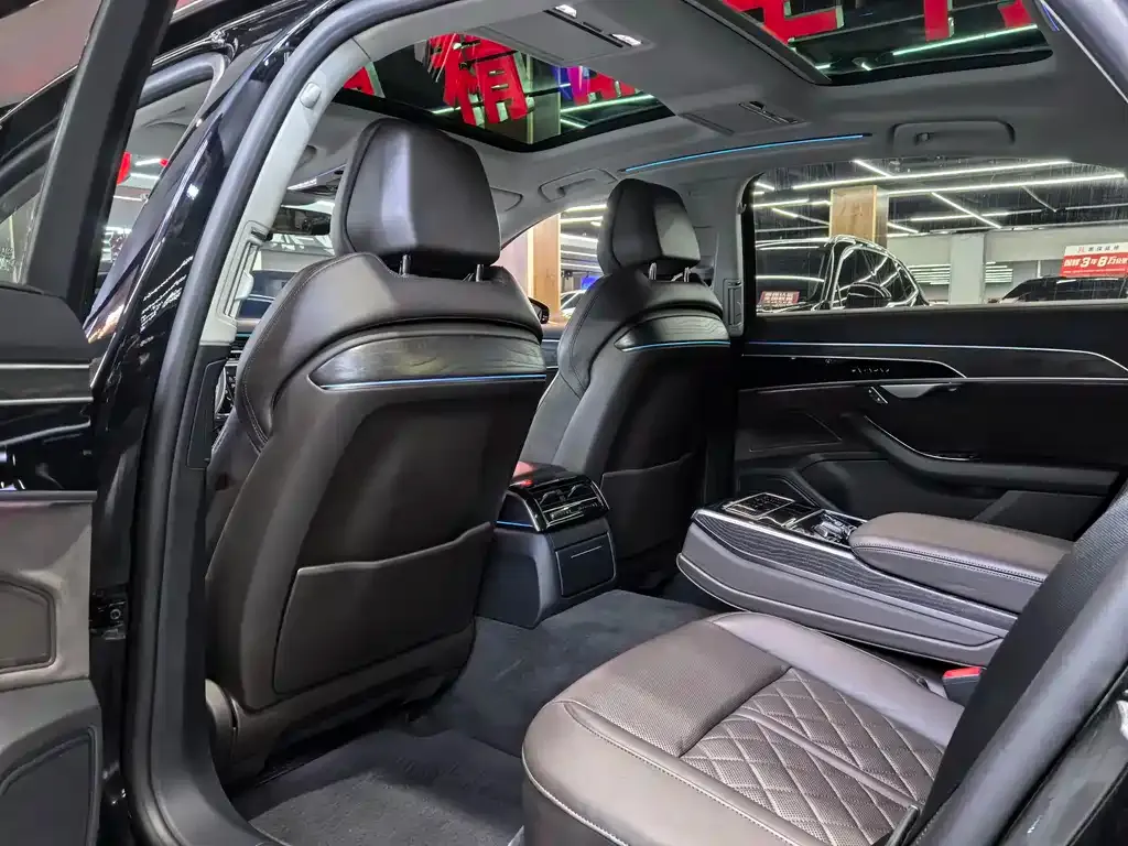 Audi A8 — фото 4