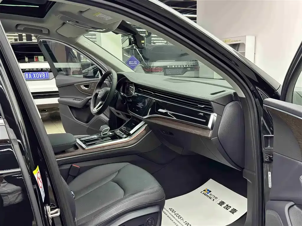 Audi Q7 2023 из CN, фото 7