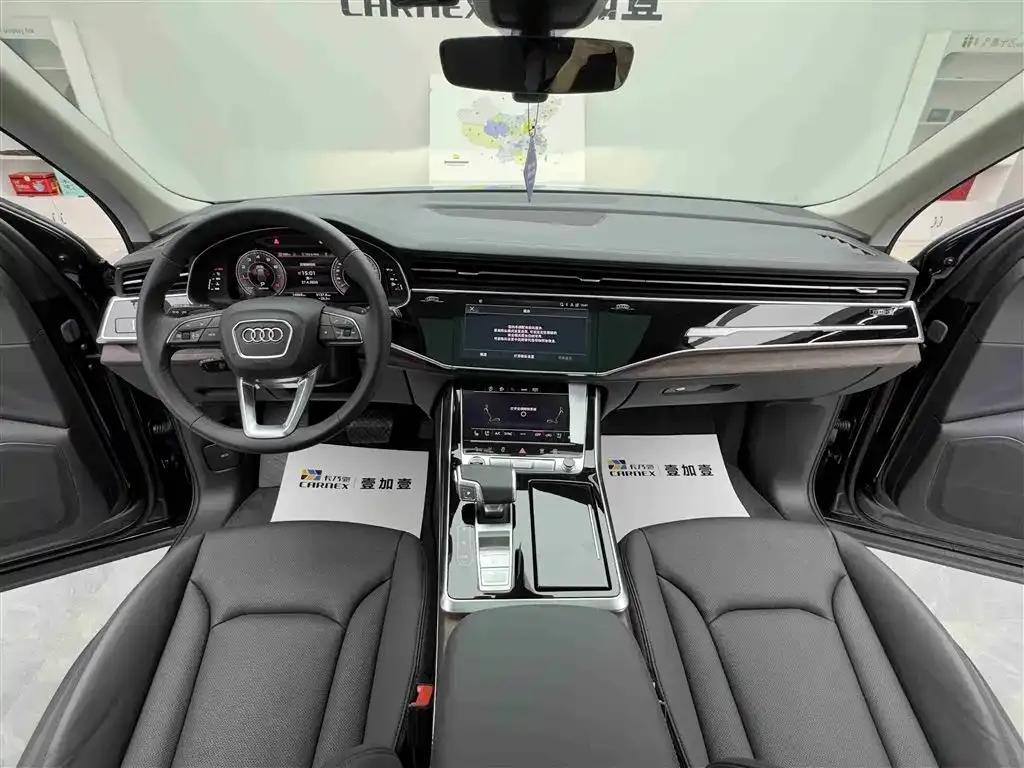 Audi Q7 2023 из CN, фото 2