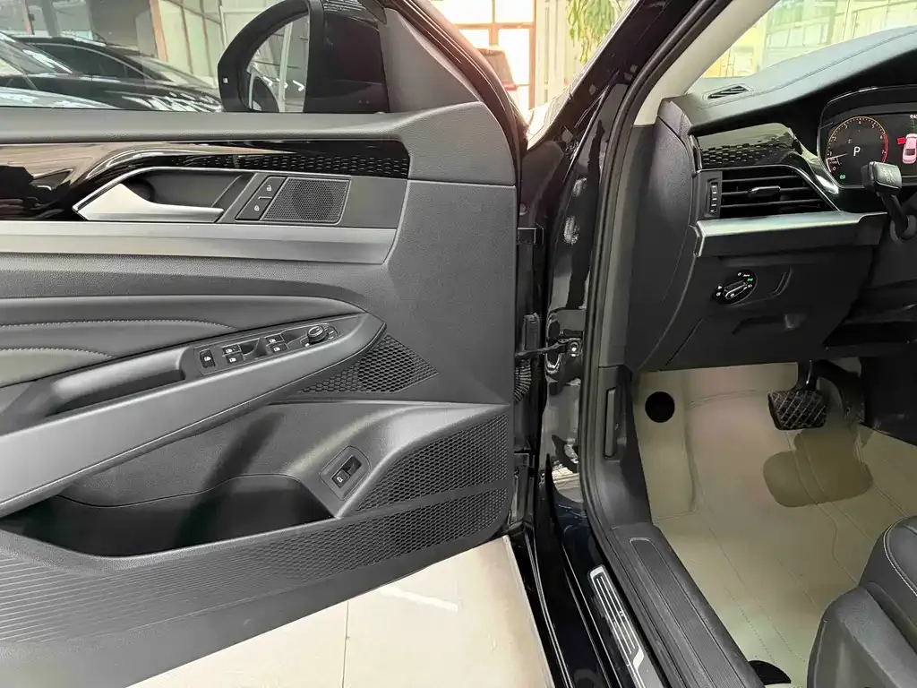 Volkswagen Passat — фото 4