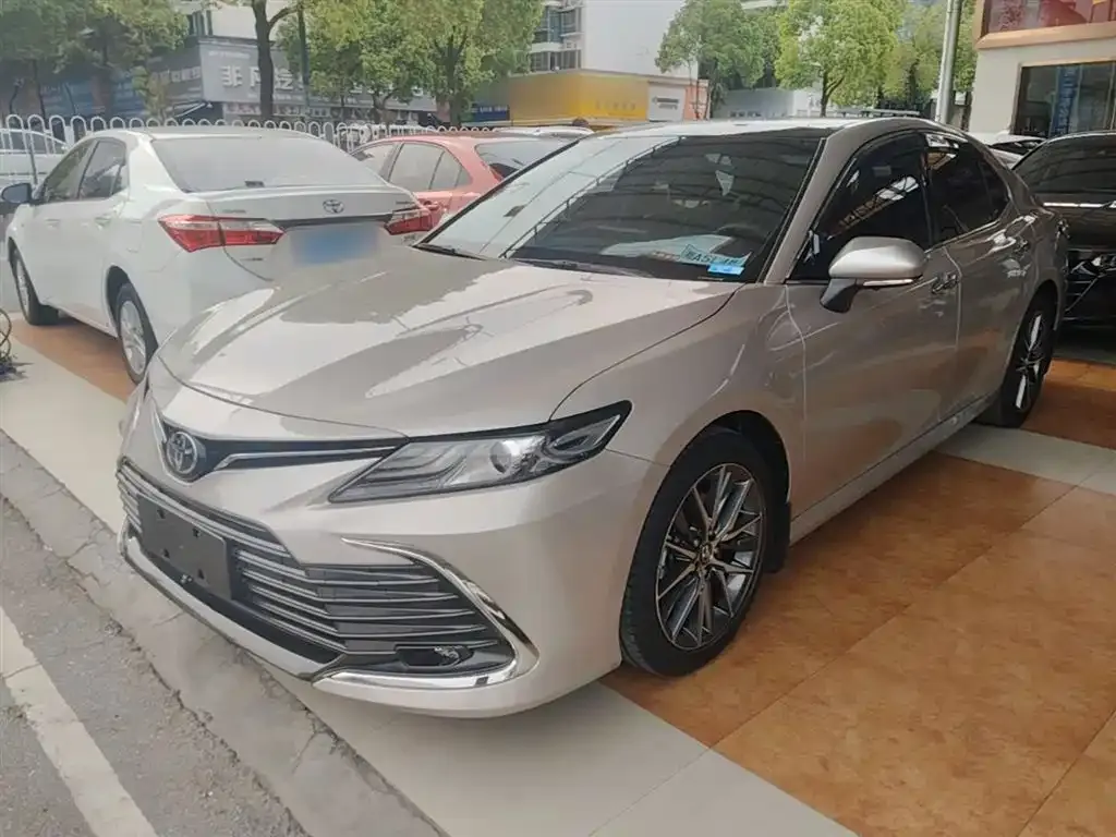 Toyota Camry — фото 7