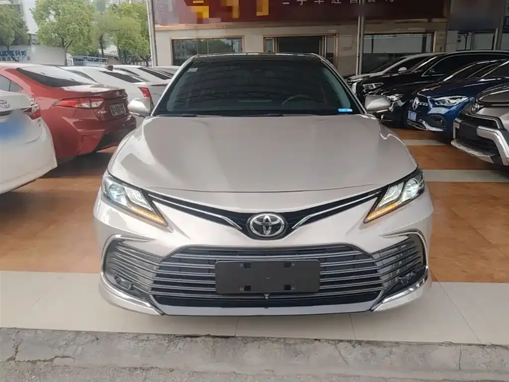 Toyota Camry — фото 10