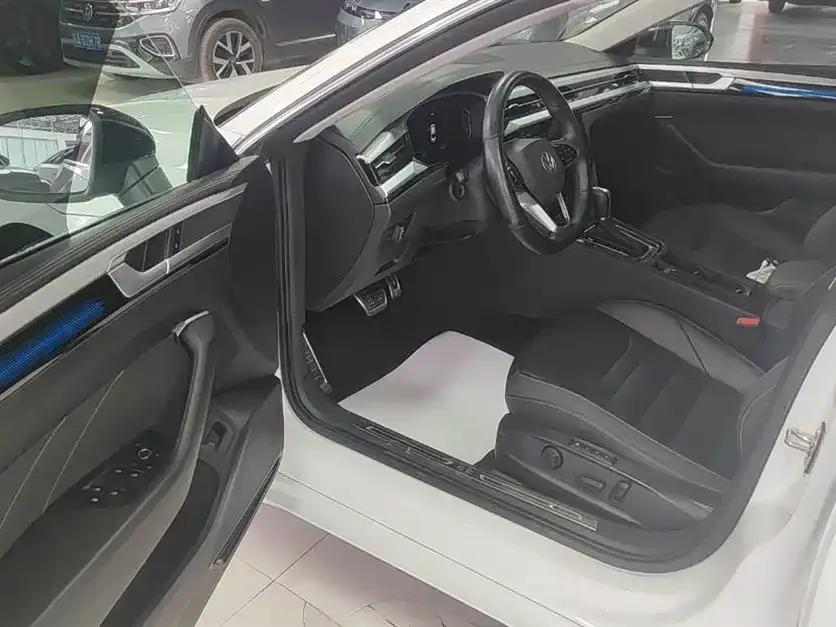 Volkswagen CC 2023 из CN, фото 5