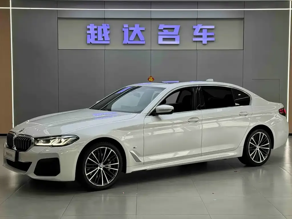 BMW 5 Series — фото 1