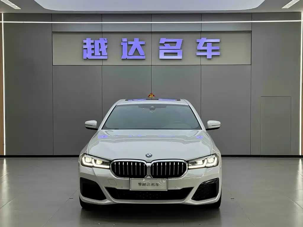 BMW 5 Series — фото 2